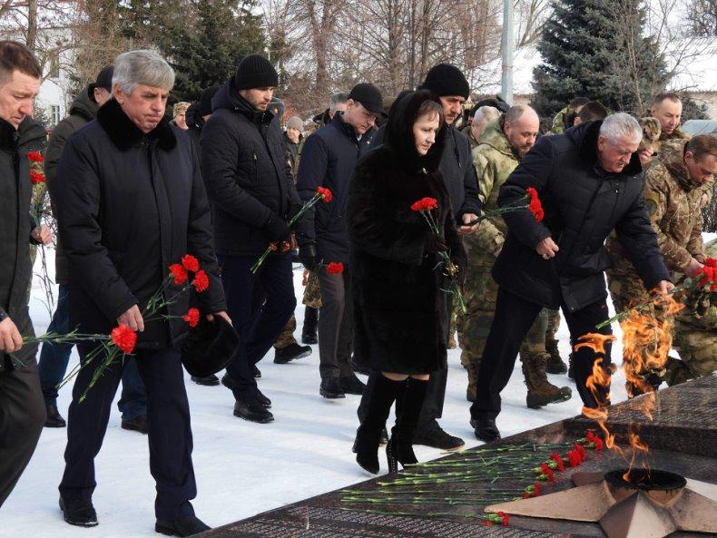 Торжественная церемония возложения цветов
